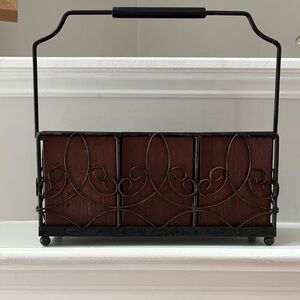 Southern living- Black and Brown Metal utensil Holder